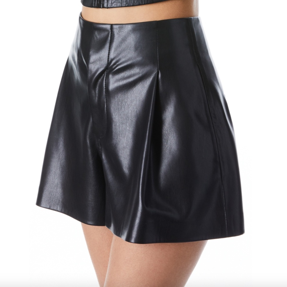 Alice + Olivia STEFFIE VEGAN LEATHER SHORT